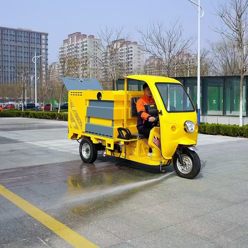 高壓清洗車(chē) 城市清潔的強(qiáng)力衛(wèi)士